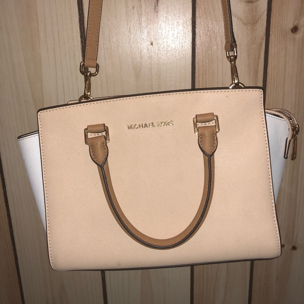 Michael kors cross body purse!
